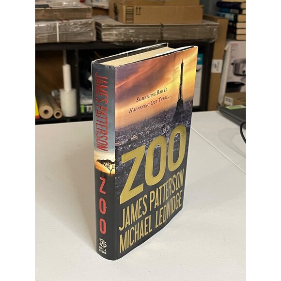 Zoo By James Patterson & Michael Ledwidge Hardcover Book 2012 Little Brown - Picture 2 of 7